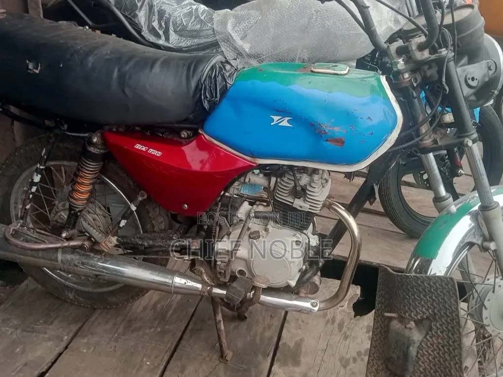 Bajaj Boxer 100 2019 Red