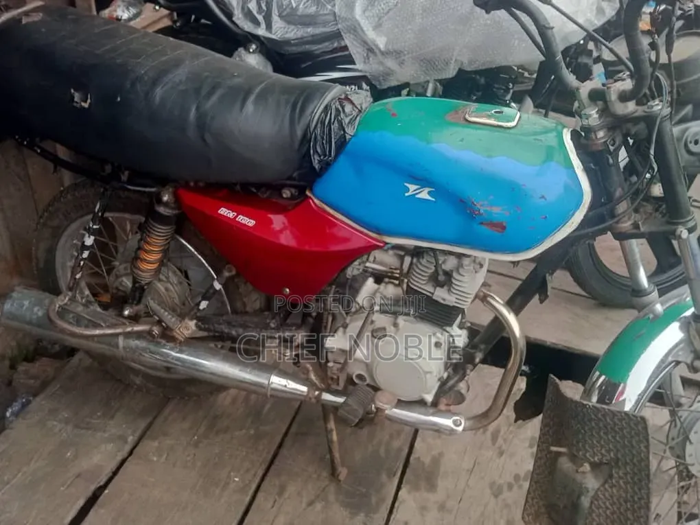 Bajaj Boxer 100 2019 Red
