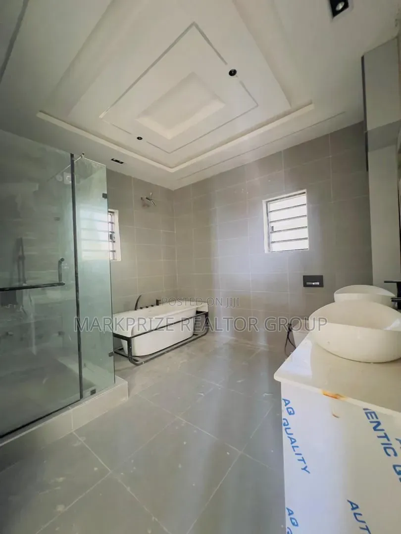 Furnished 4bdrm Duplex in Surulere Lagos, Western Avenue for sale