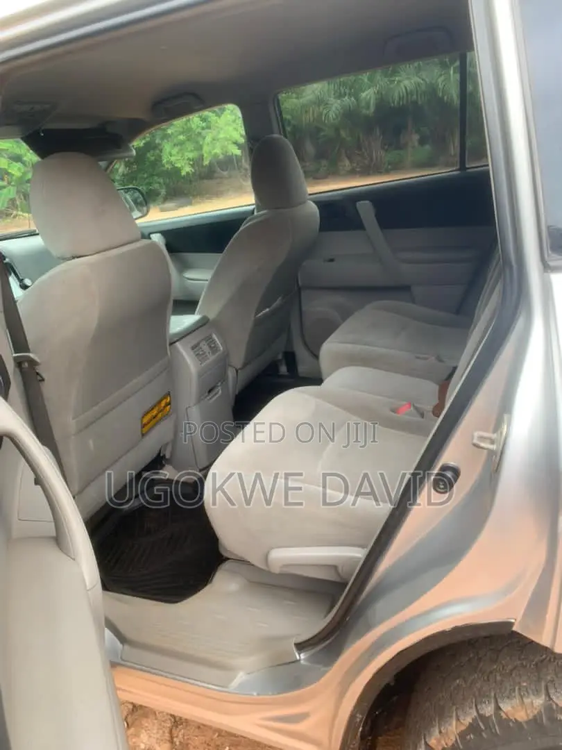 Toyota Highlander 2010 Silver