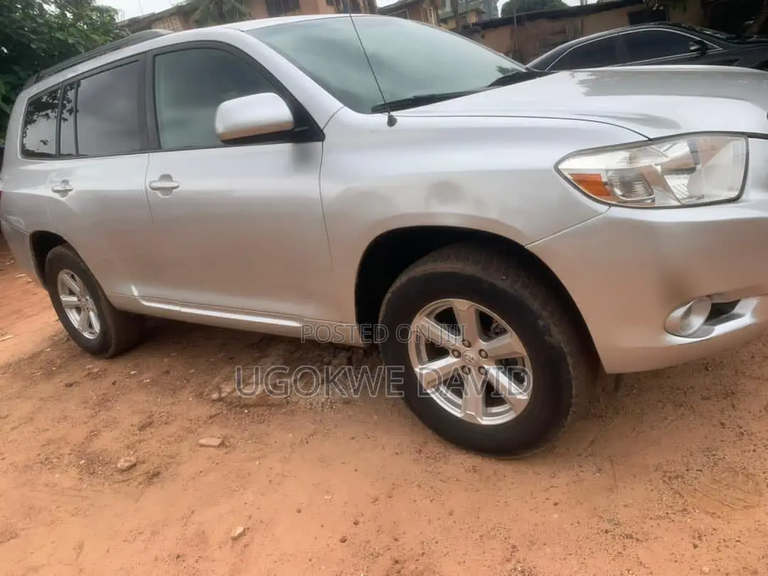 Toyota Highlander 2010 Silver