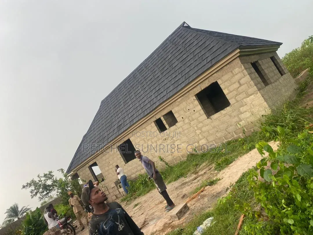 Shingle Design Black Color at Betchel Aluminum