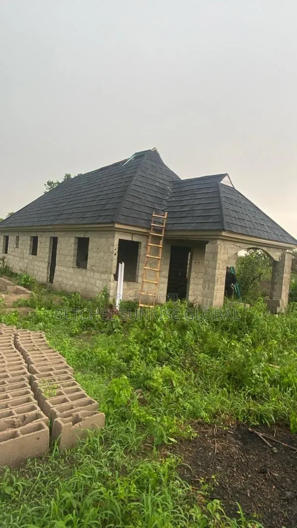 Shingle Design Black Color Available in Betchel Aluminum