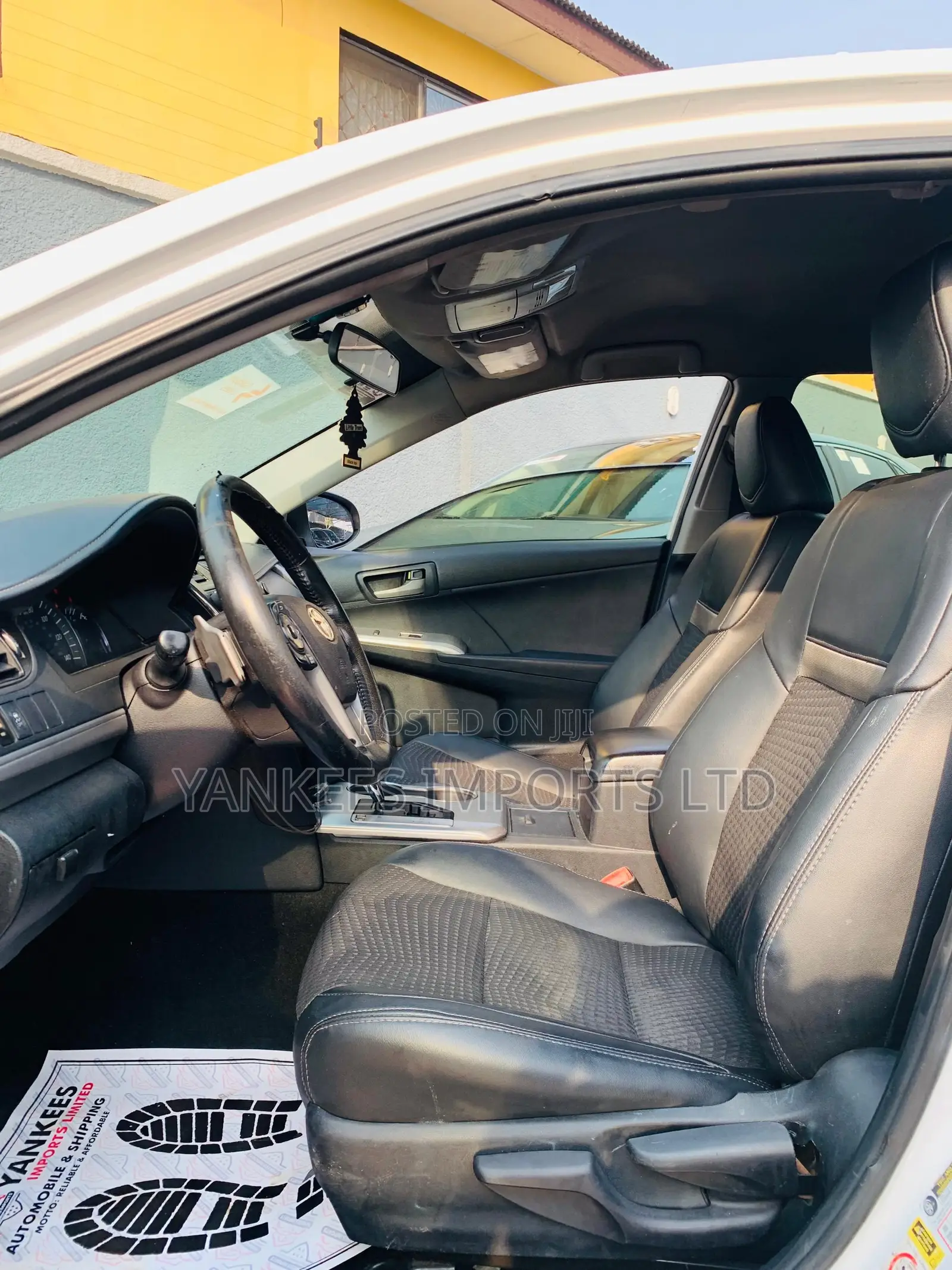 Toyota Camry SE 4dr Sedan (2.5L 4cyl 6A) 2014 White