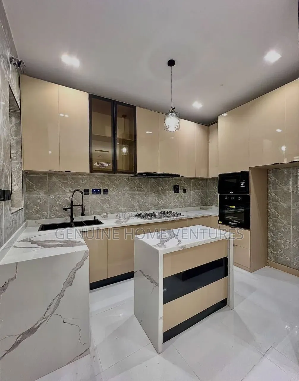 2bdrm Apartment in Ologolo Lekki for sale