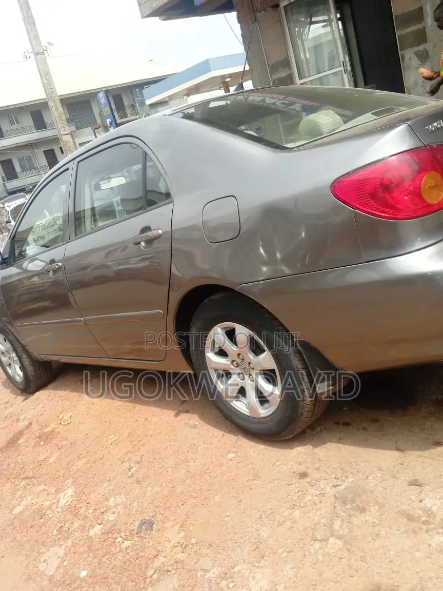 Toyota Corolla 2005 Gray