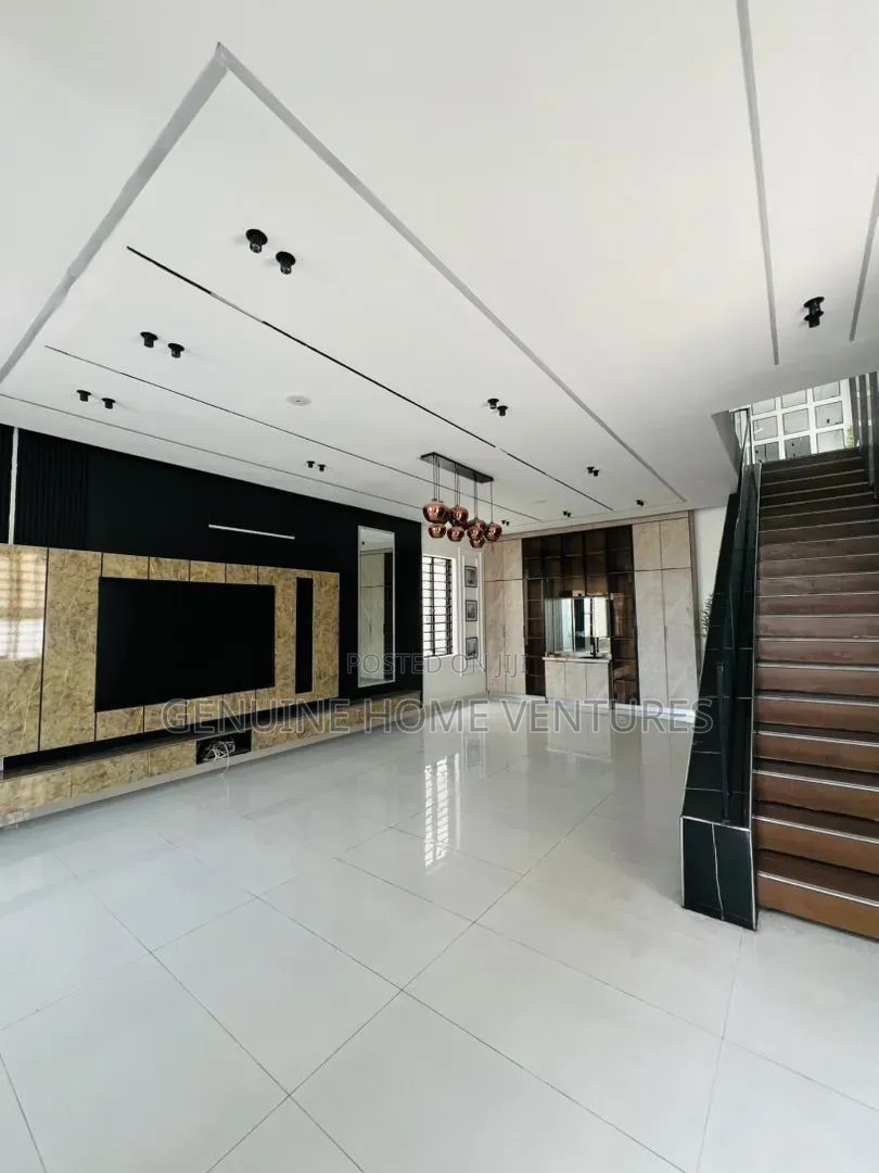 5bdrm Duplex in Ikate Lekki for sale