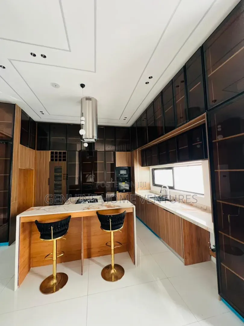 5bdrm Duplex in Ikate Lekki for sale