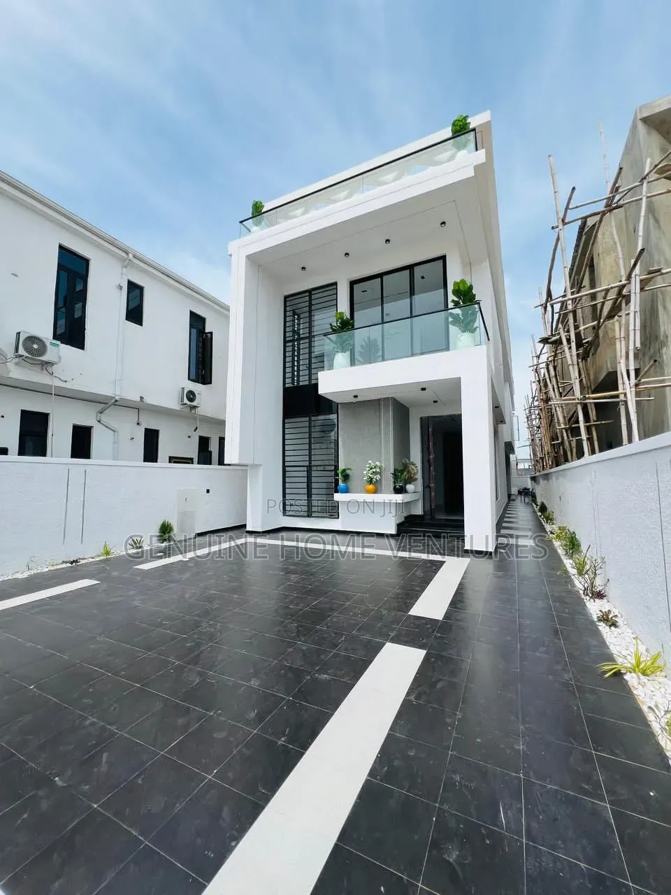 5bdrm Duplex in Ikate for sale
