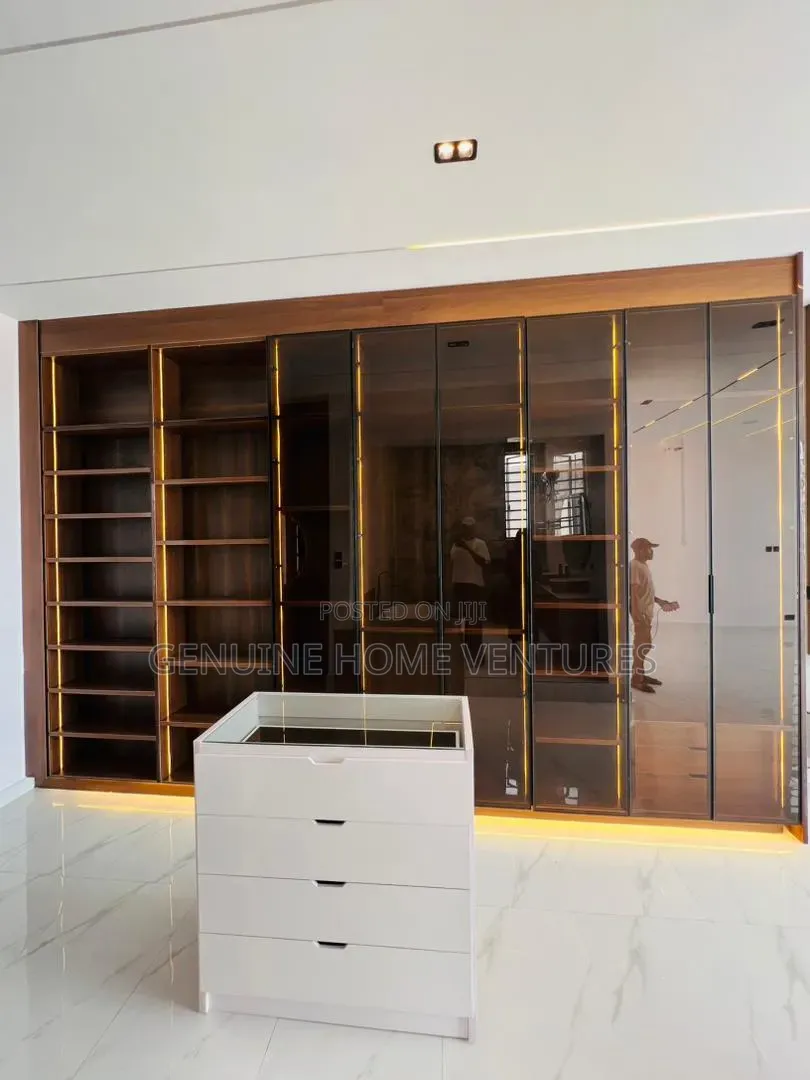 5bdrm Duplex in Ikate for sale
