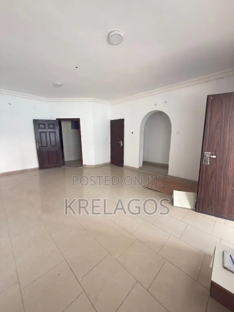 1bdrm Apartment in Chevron for rent