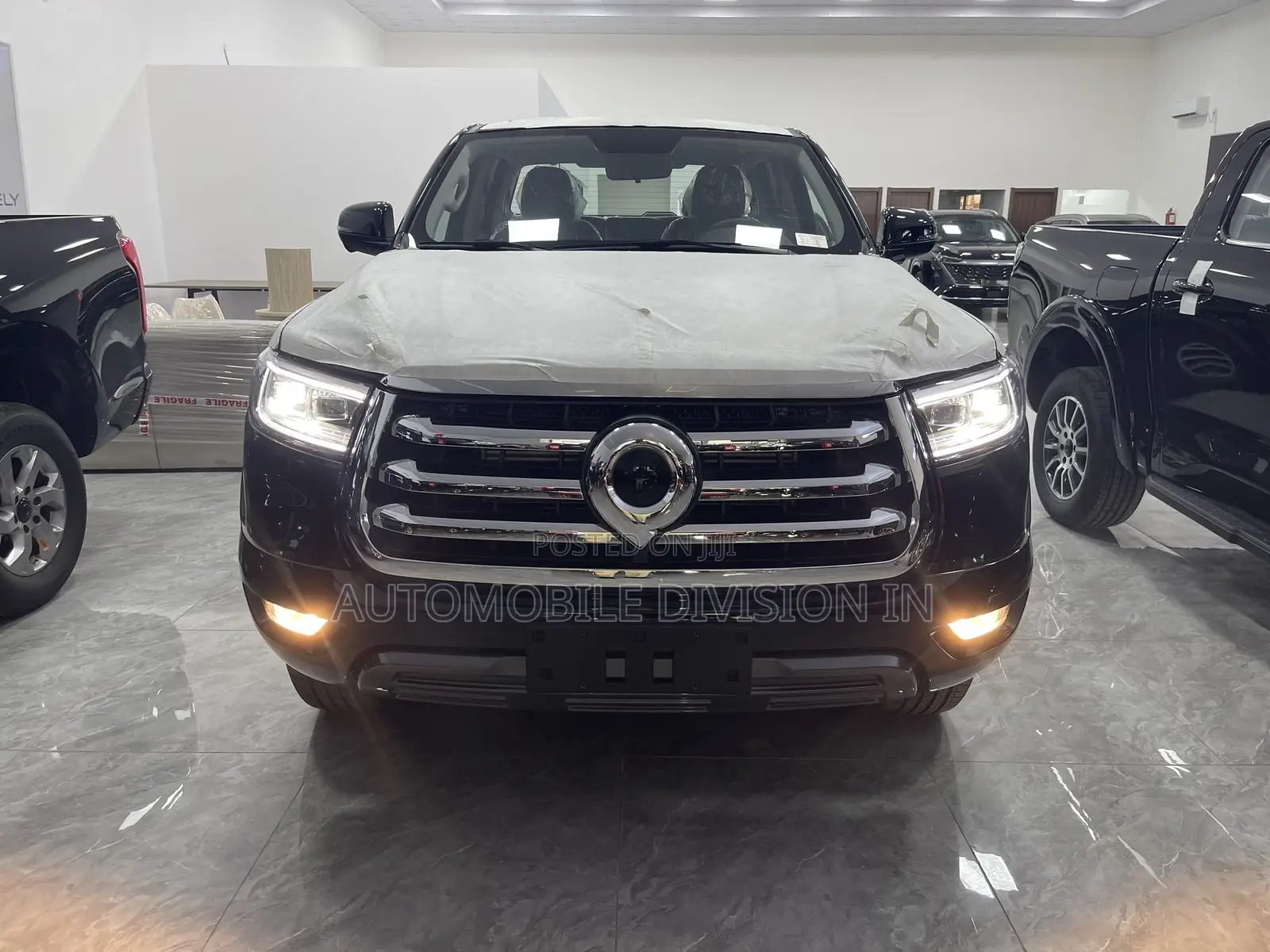 New Toyota Hilux 2025 Black