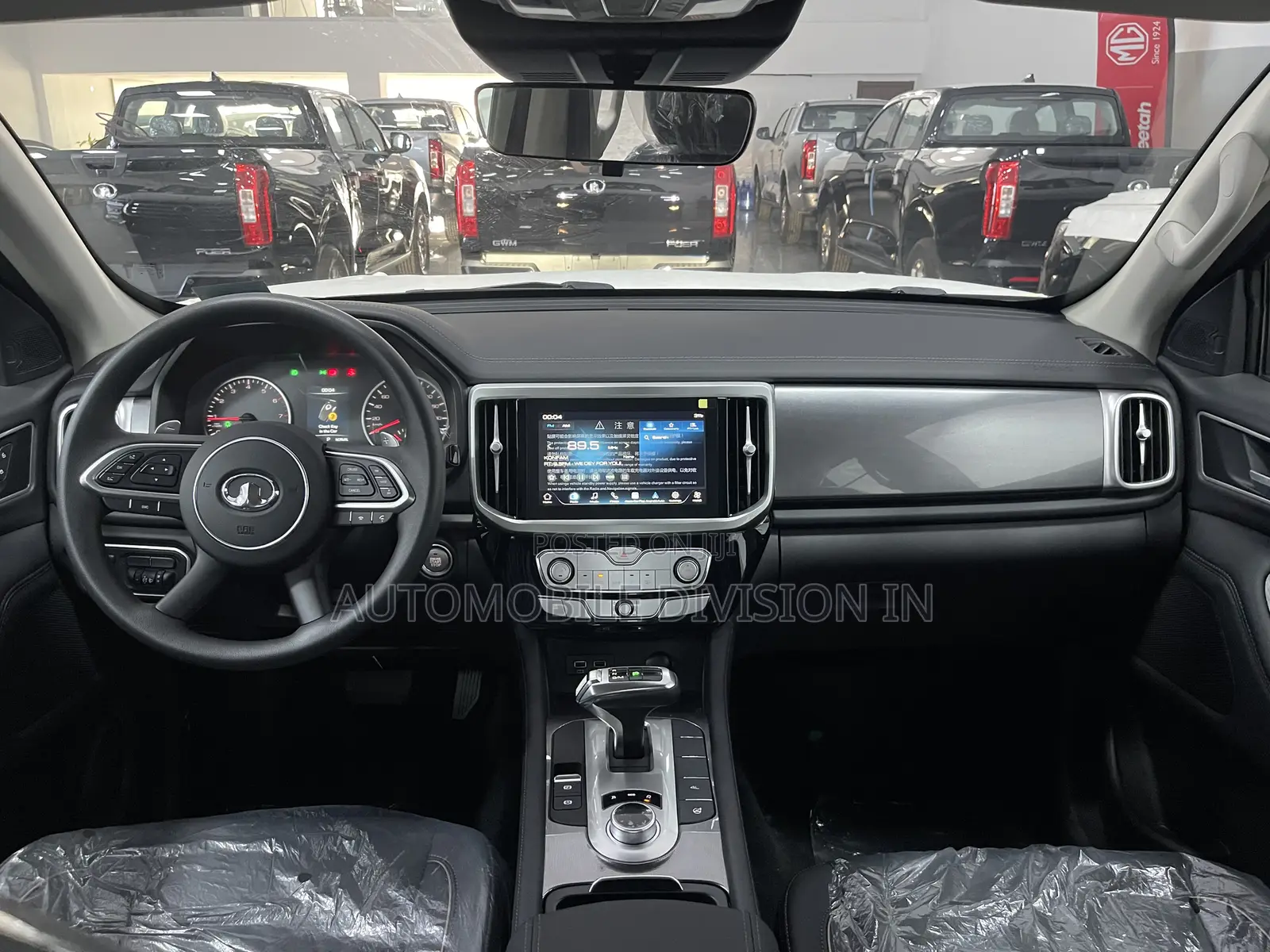 New Toyota Hilux 2025 Black