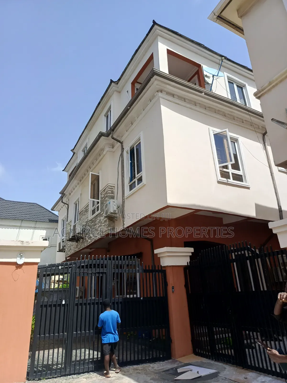 Furnished 5bdrm Duplex in Chevron for rent