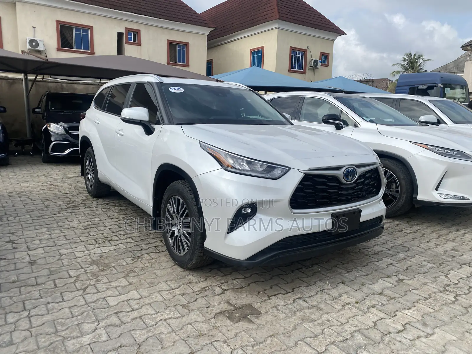 Toyota Highlander Hybrid XLE 2024 White