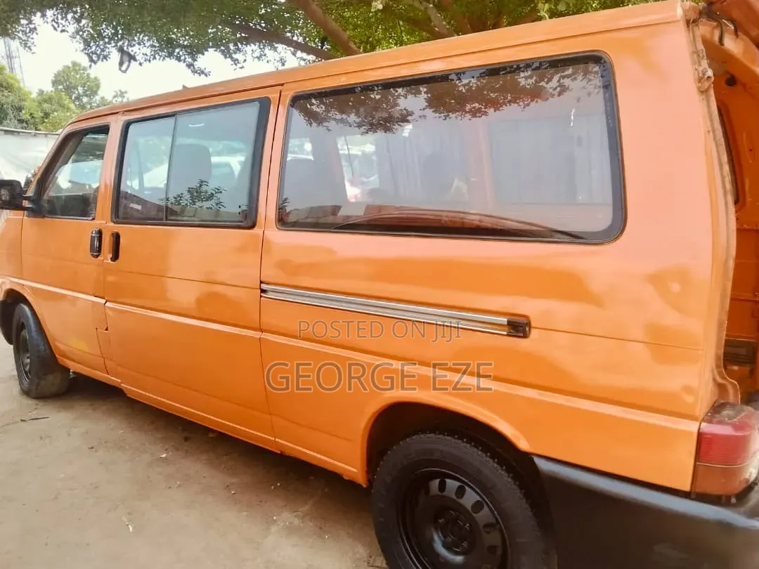 Volkswagen Transporter 2004 Orange