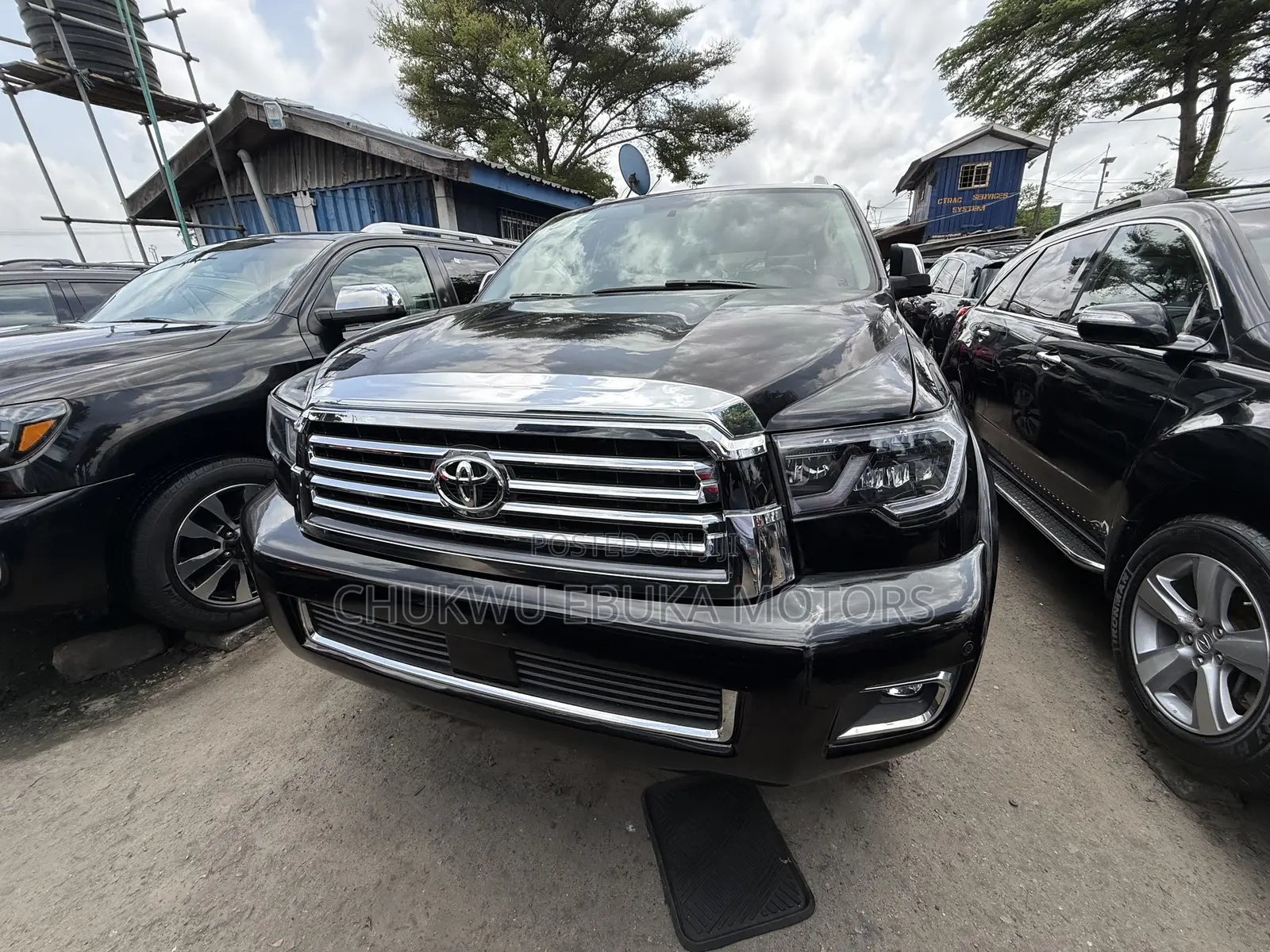 Toyota Sequoia Platinum FFV 4dr SUV 4WD (5.7L 8cyl 6A) 2016 Black