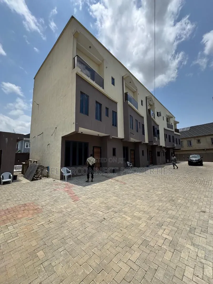 4bdrm Duplex in Phase 1 / Gbagada for sale