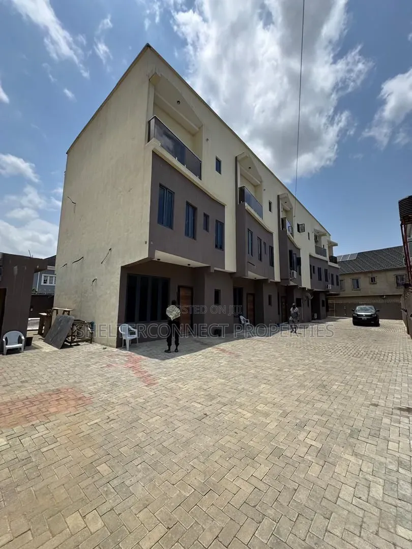 4bdrm Duplex in Phase 1 / Gbagada for sale