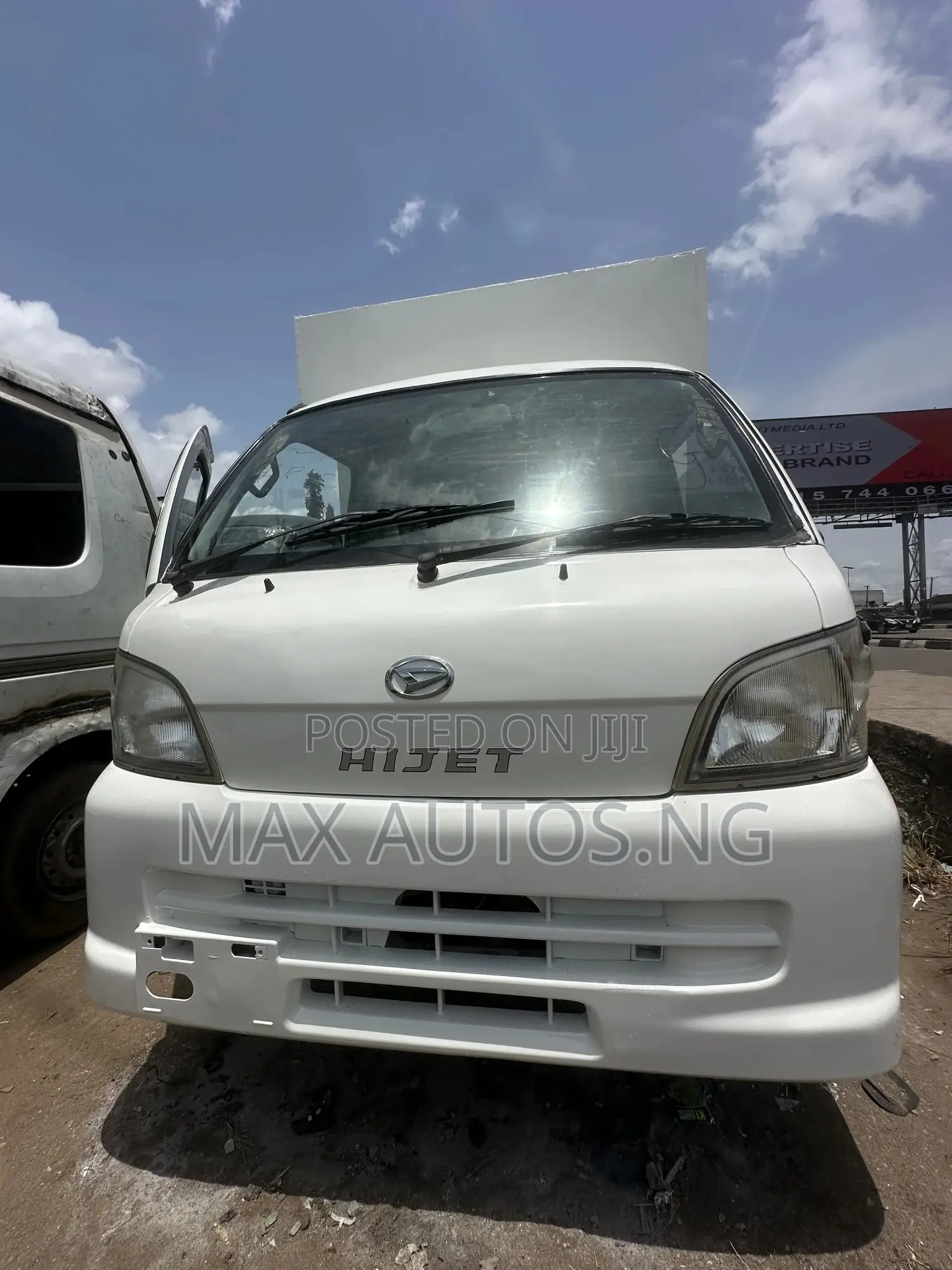Daihatsu Hijet Cargo 2012