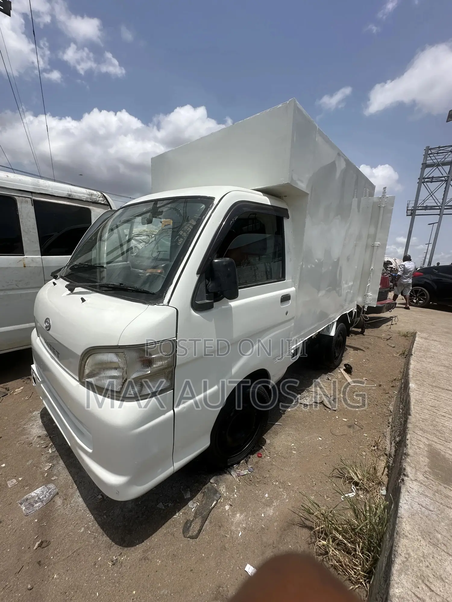 Daihatsu Hijet Cargo 2012
