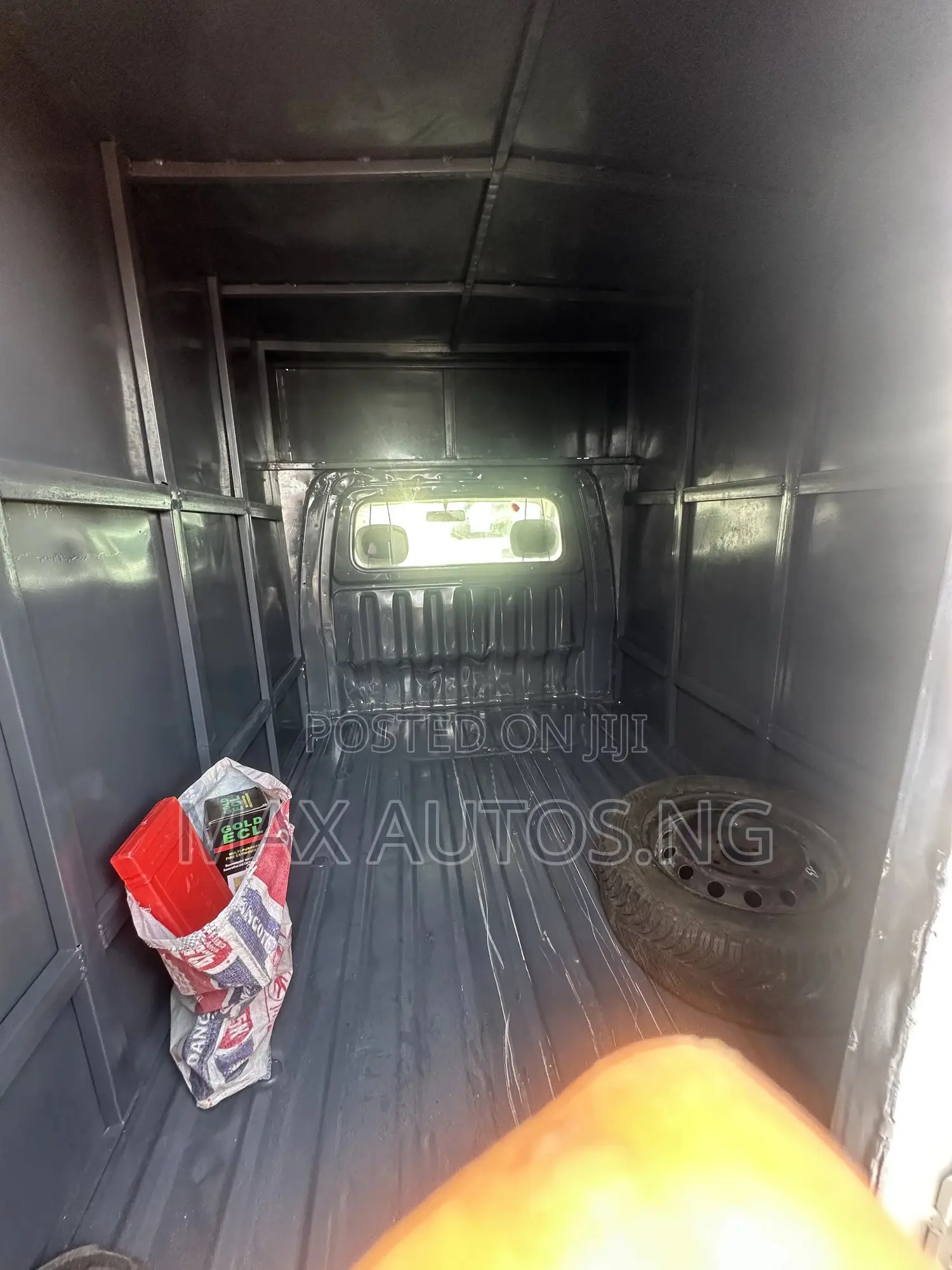 Daihatsu Hijet Cargo 2012