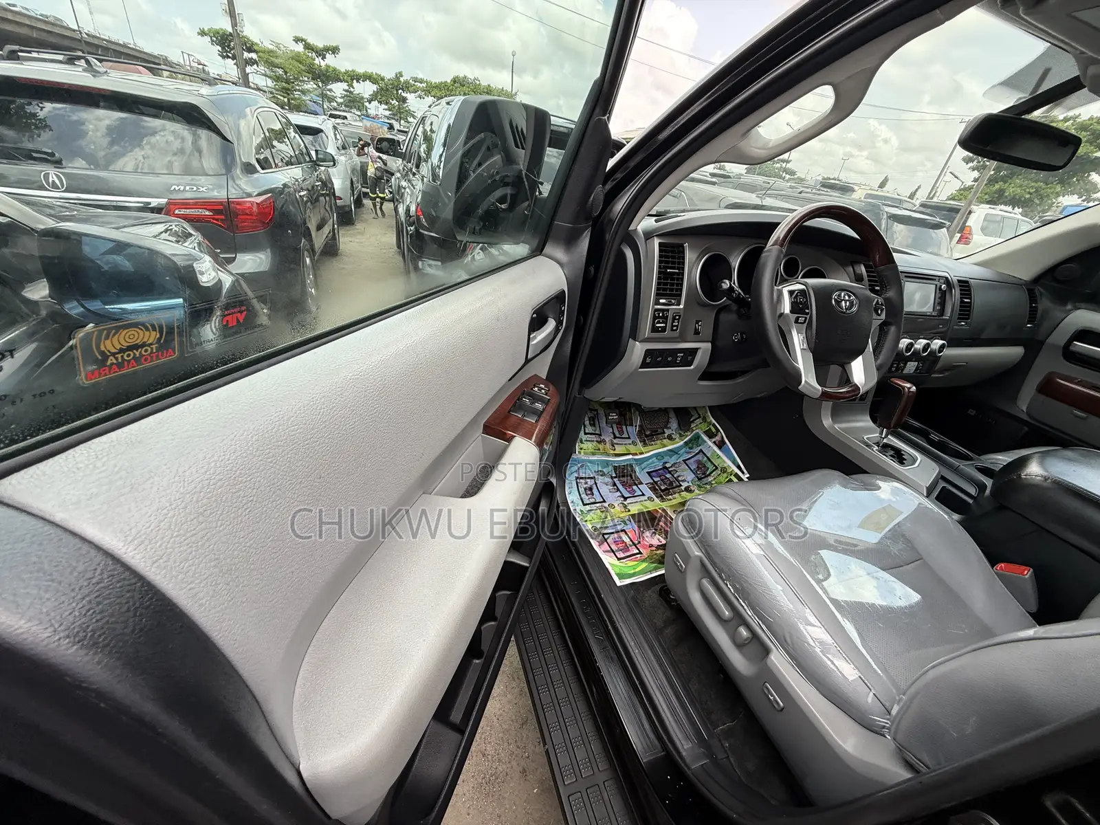 Toyota Sequoia Platinum FFV 4dr SUV 4WD (5.7L 8cyl 6A) 2016 Black