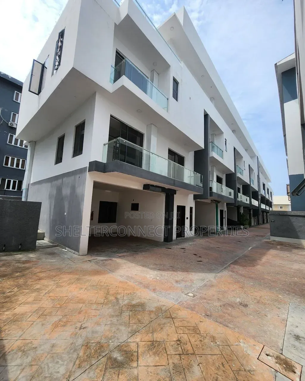 4bdrm Duplex in Victoria Island Extension for rent