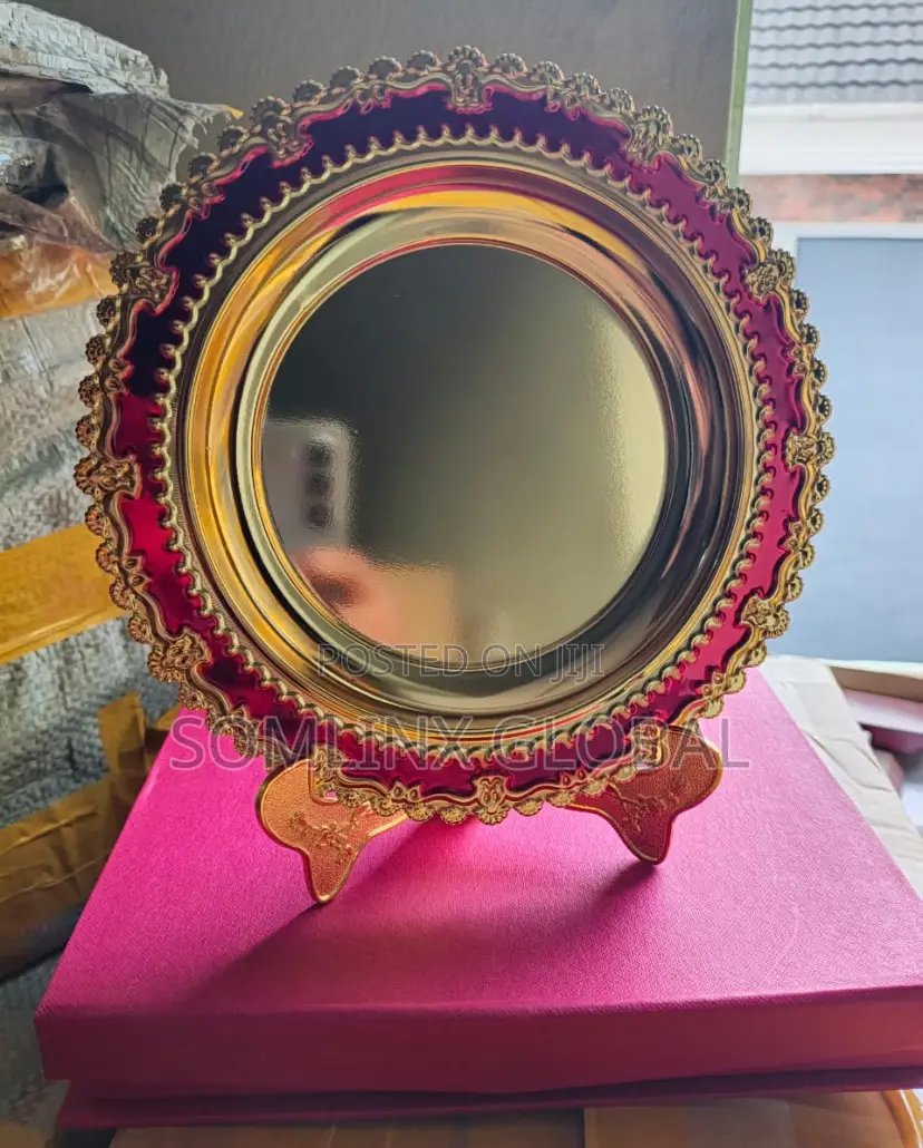 Round Gold Plate Award, Red