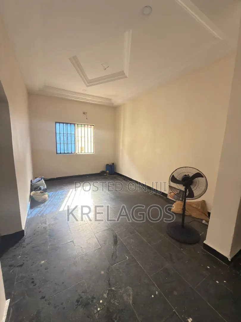 5bdrm Duplex in Chevron for rent