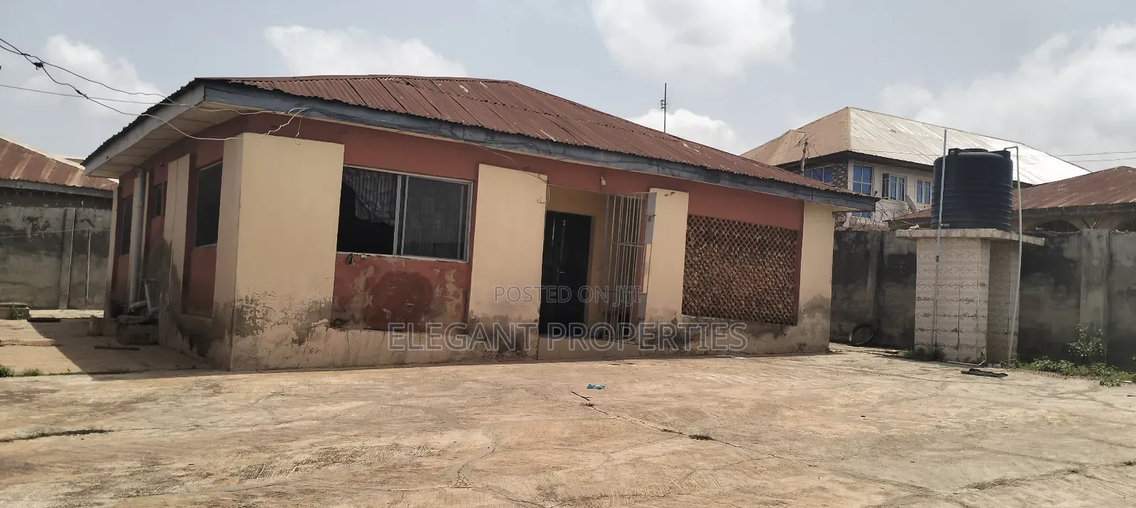 4bdrm Block of Flats in Close To Lead Mall, Osogbo for sale