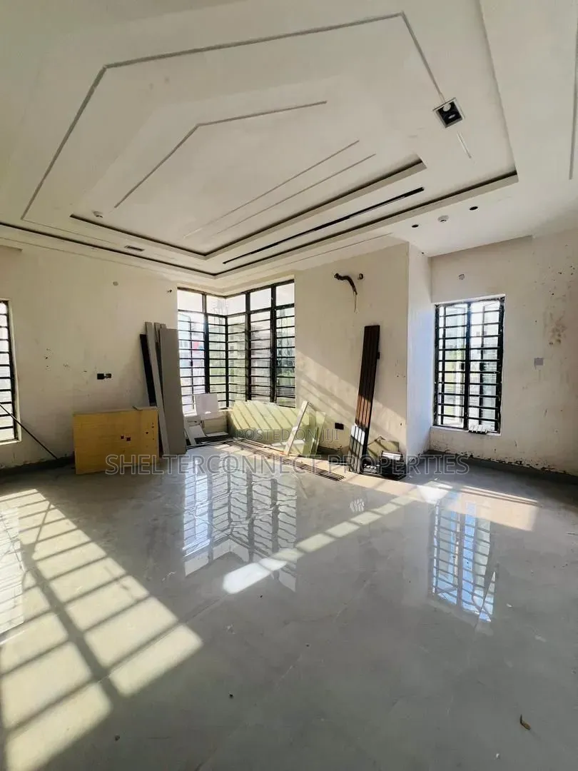 4bdrm Duplex in Aguda / Surulere for sale