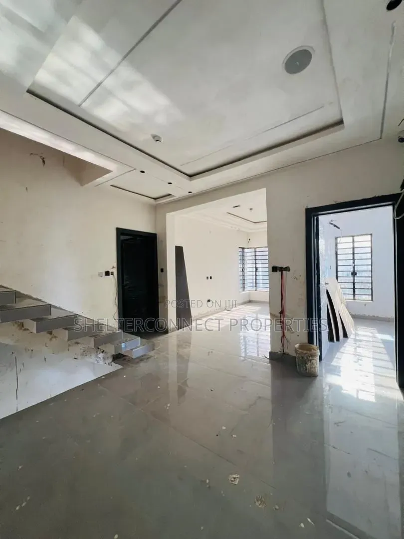 4bdrm Duplex in Aguda / Surulere for sale