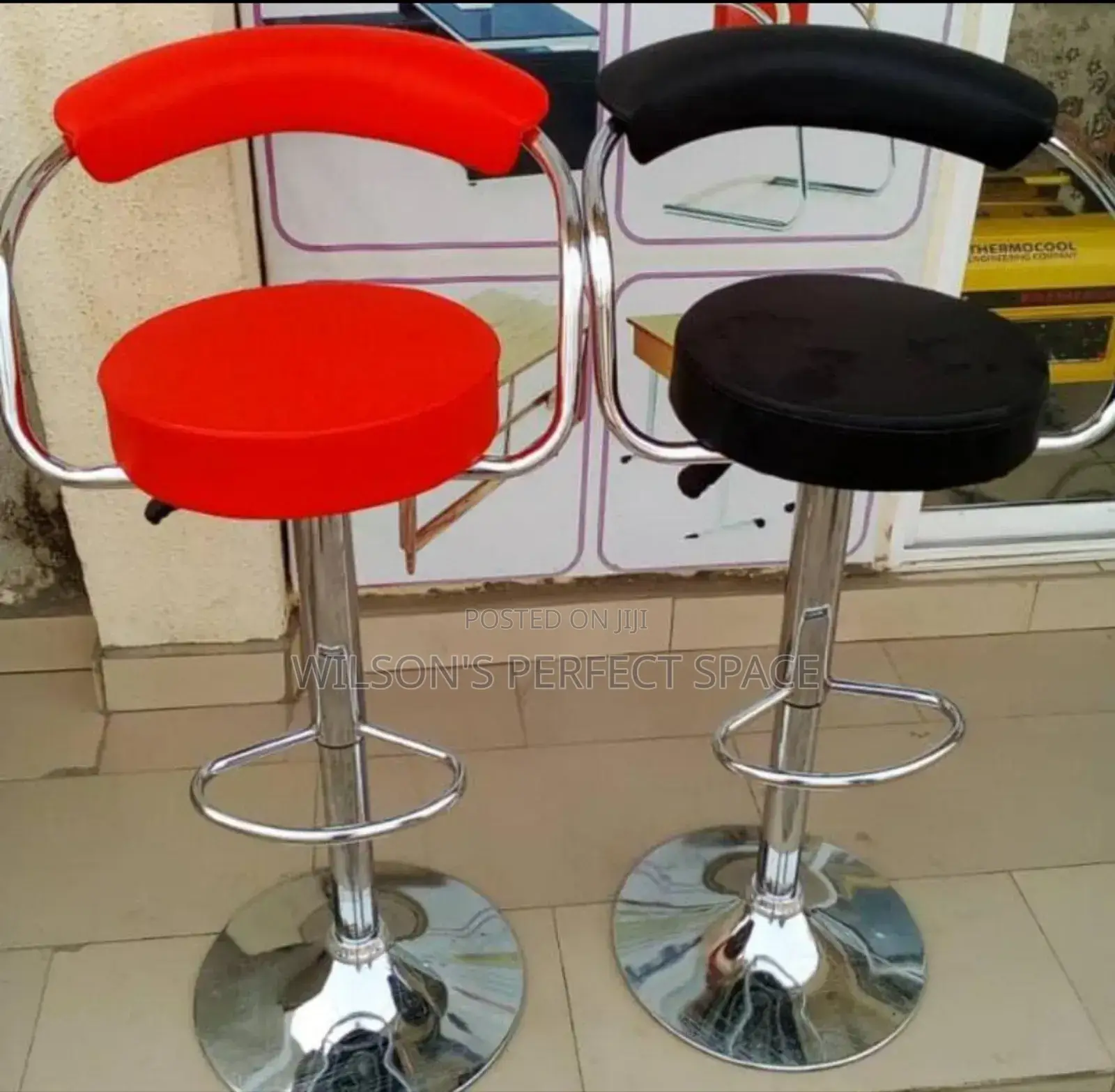 Adjustable Height Salon Bar Chair