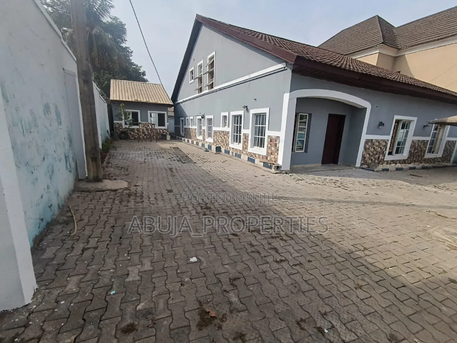 4bdrm Bungalow in Wuse for rent