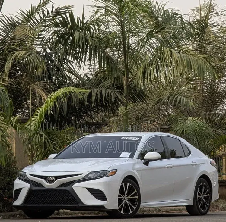 Toyota Camry 2019 White