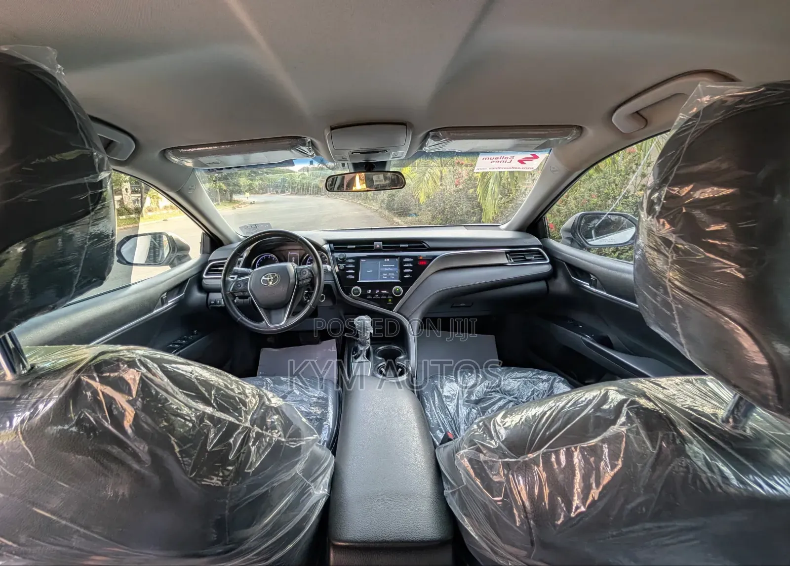 Toyota Camry 2019 White