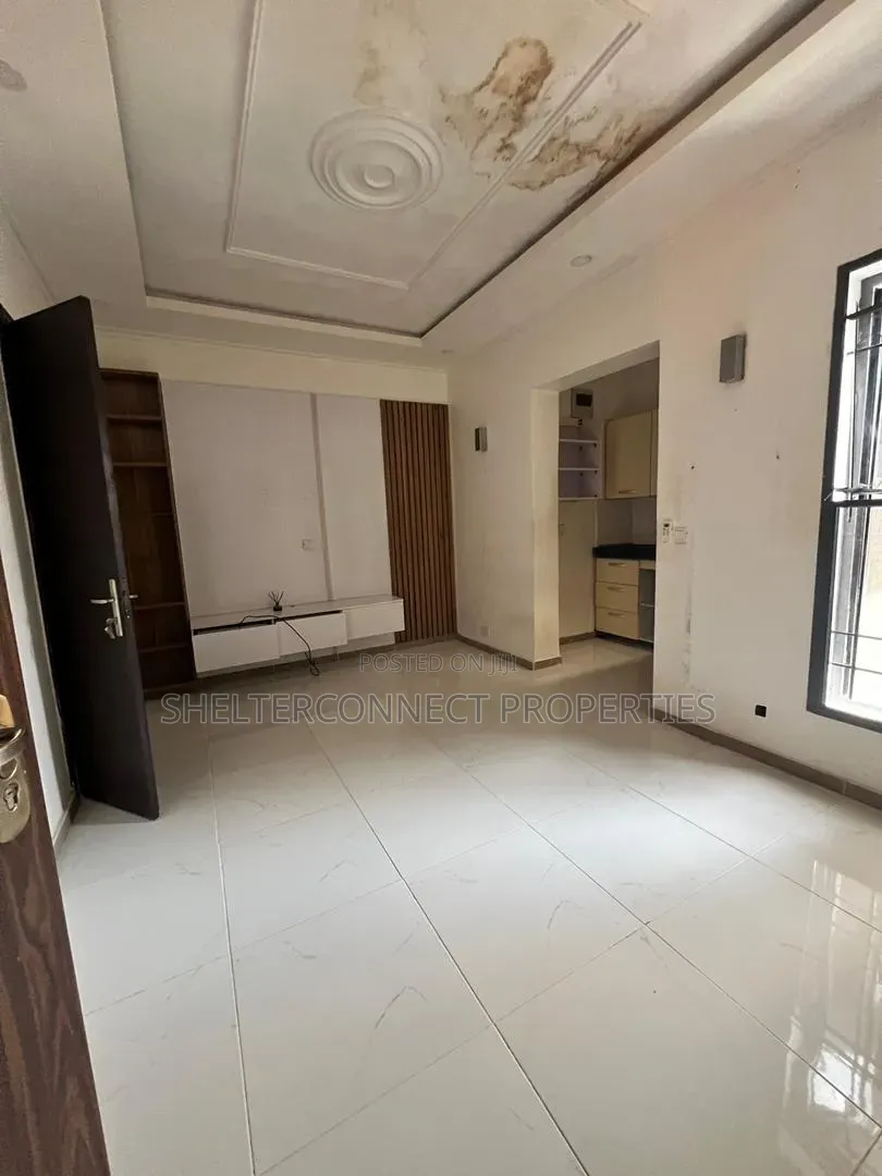 1bdrm Apartment in Lekki Phase 1 for rent