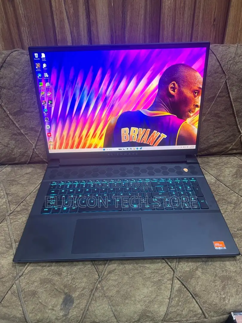 Laptop Dell Allienware M18 R1 32GB AMD Ryzen 9 SSD 1T