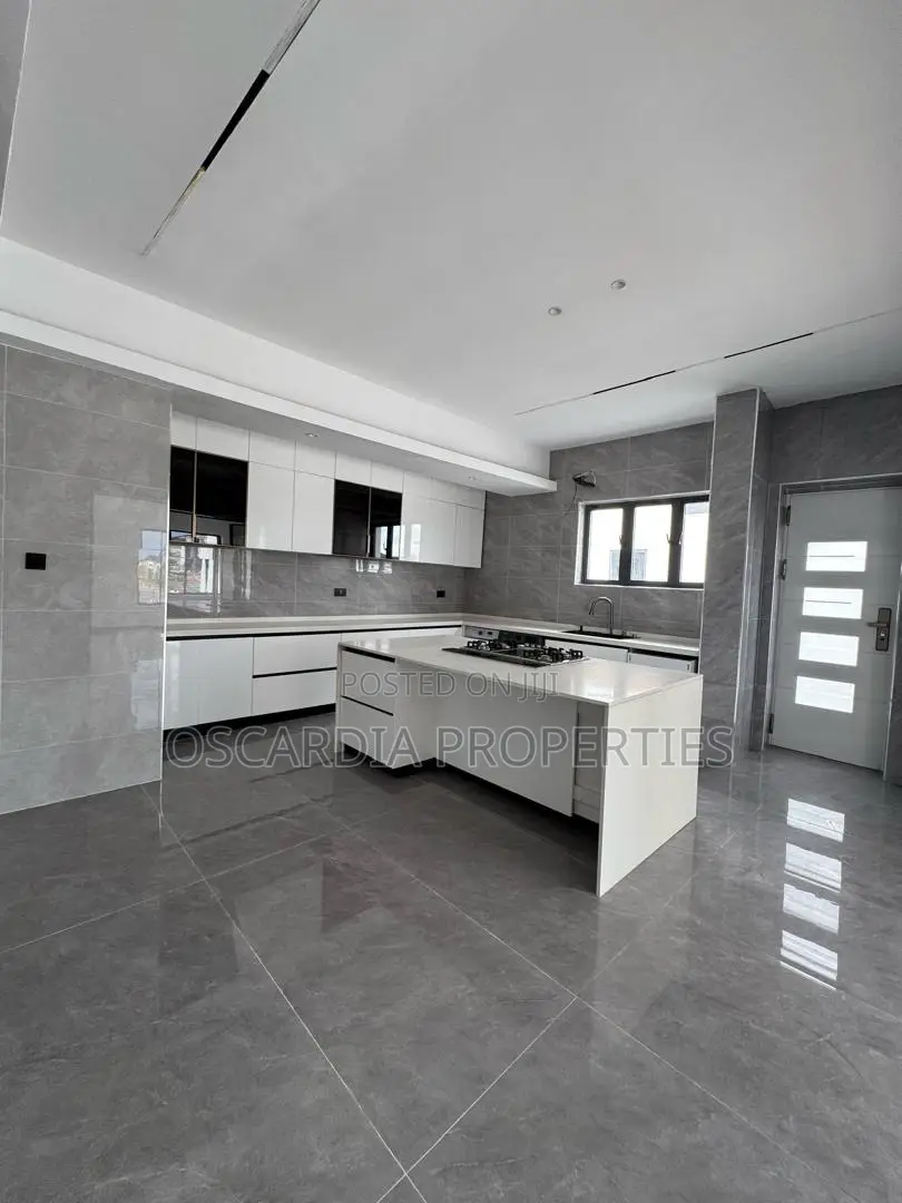 5bdrm Duplex in Royal Gardens, Ajah for sale