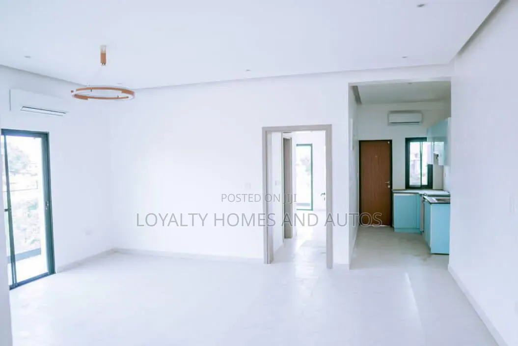 3bdrm House in Adeniyi Jones for sale