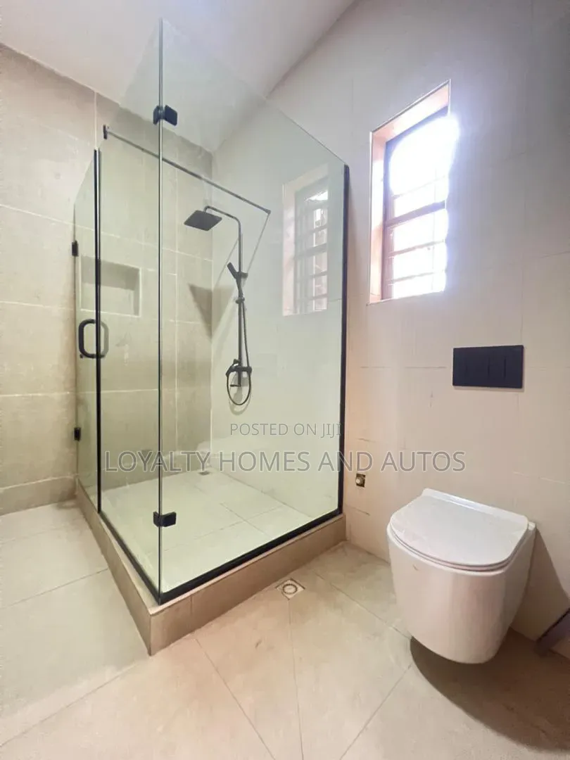3bdrm House in Adeniyi Jones for sale