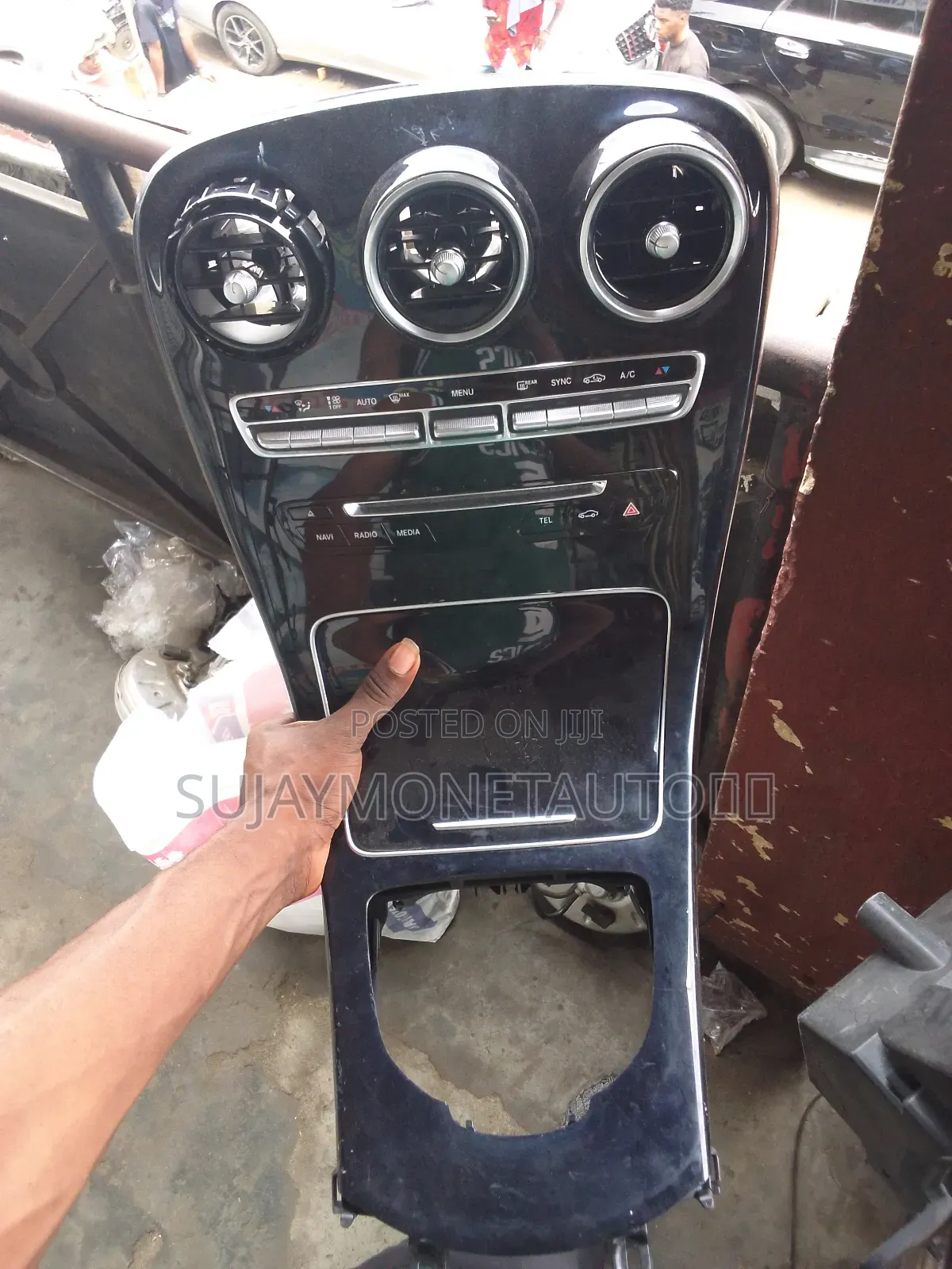 Mercedes Benz C300 205 Console