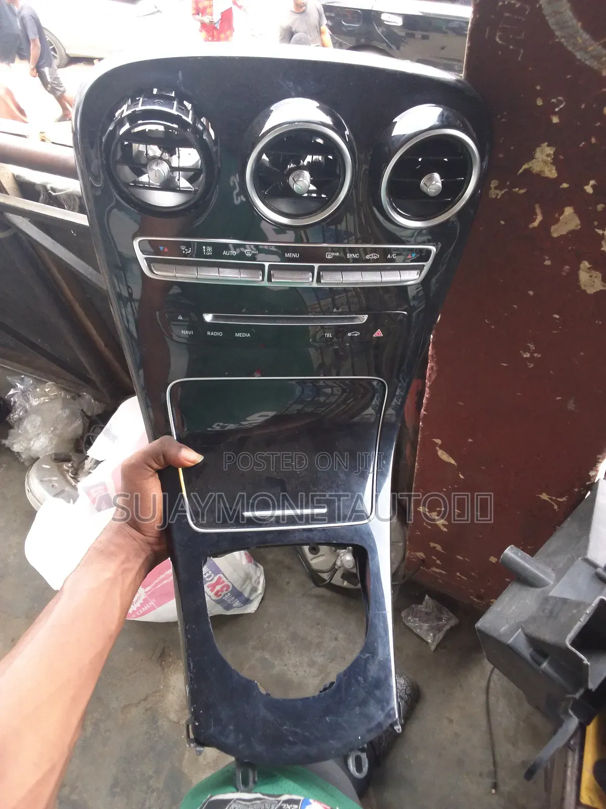 Mercedes Benz C300 205 Console