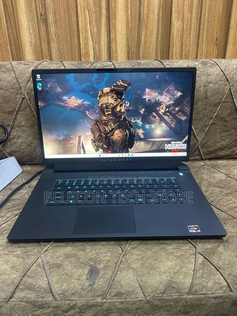 Laptop Alienware m17 R5 16GB AMD Ryzen 9 SSD 1T