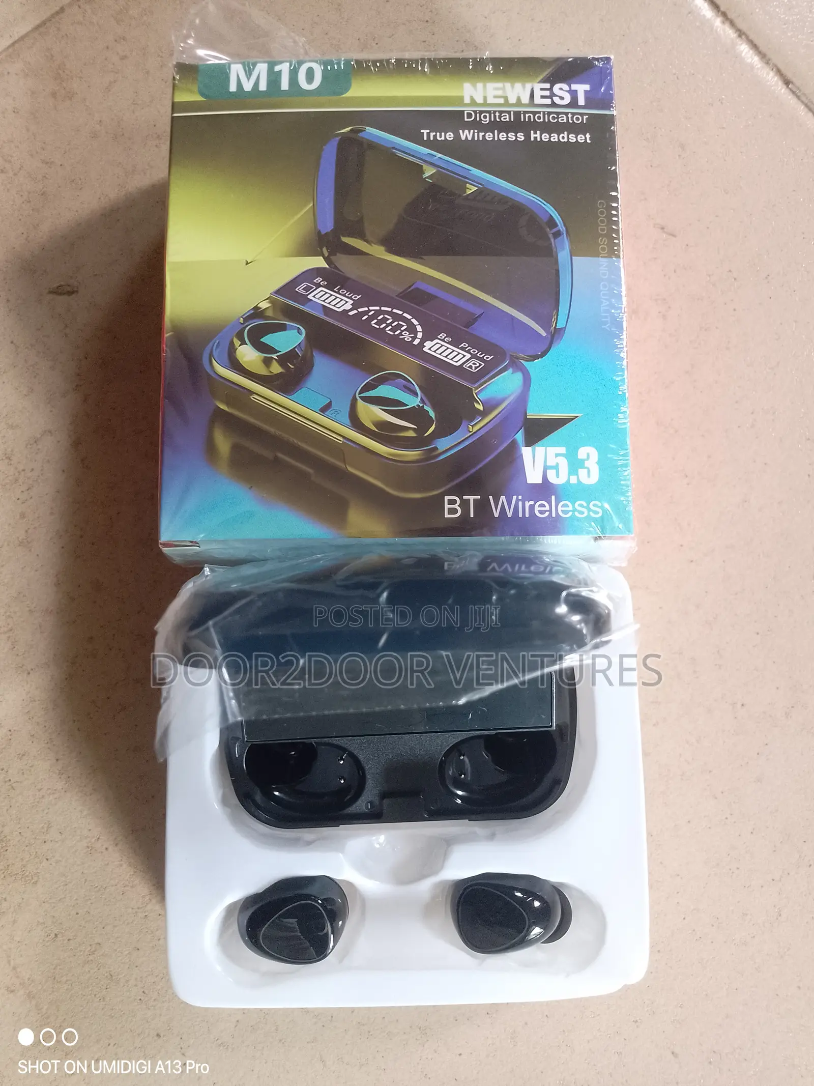 M10 Tws Earbuds With Powerbank