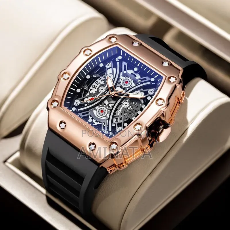 Luxurious Men Watch Rubber Strap With Golden Face