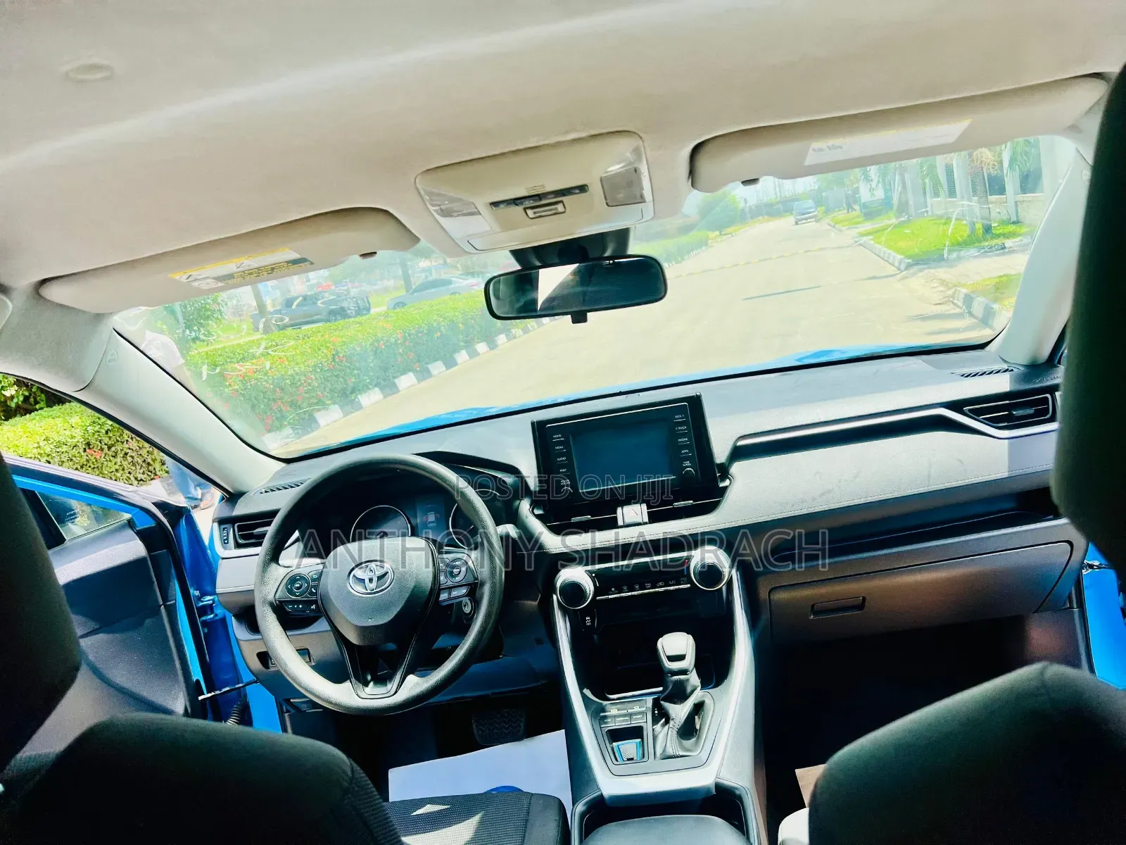 Toyota RAV4 LE AWD 2020 Blue