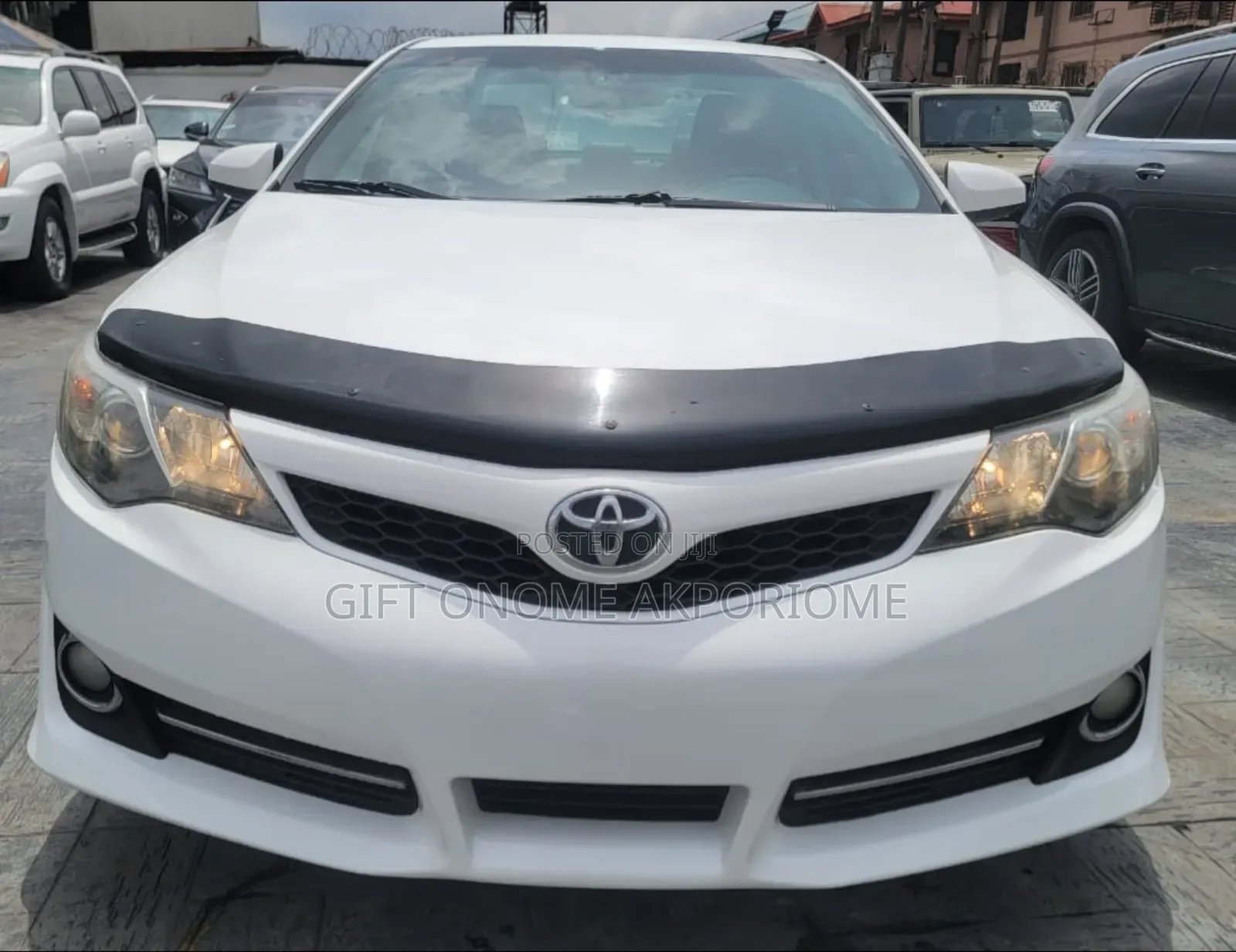 Toyota Camry SE 4dr Sedan (2.5L 4cyl 6A) 2012 White