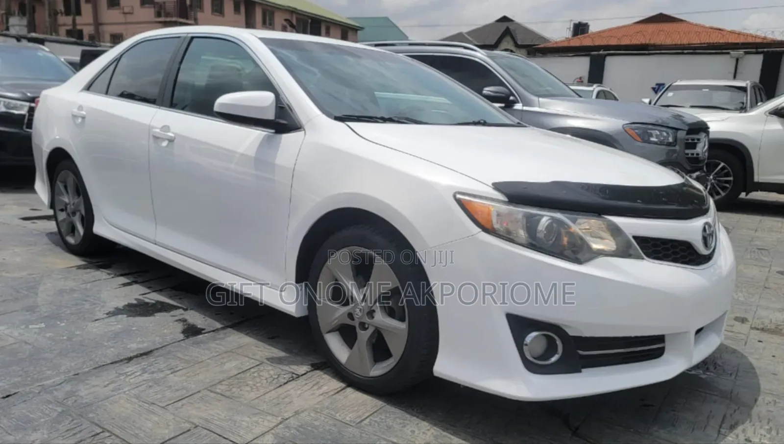 Toyota Camry SE 4dr Sedan (2.5L 4cyl 6A) 2012 White